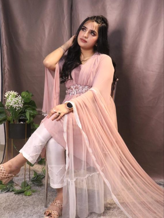 Superficial Pink Detailing Outfit